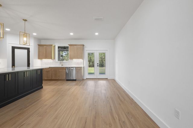 2366 Crescent Road, Navarre, FL 32566