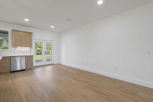 2366 Crescent Road, Navarre, FL 32566