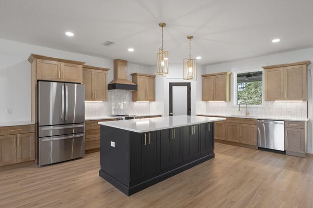 2366 Crescent Road, Navarre, FL 32566