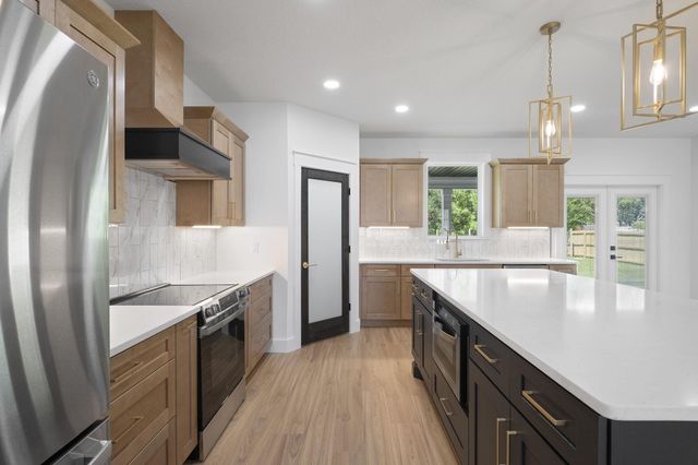 2366 Crescent Road, Navarre, FL 32566