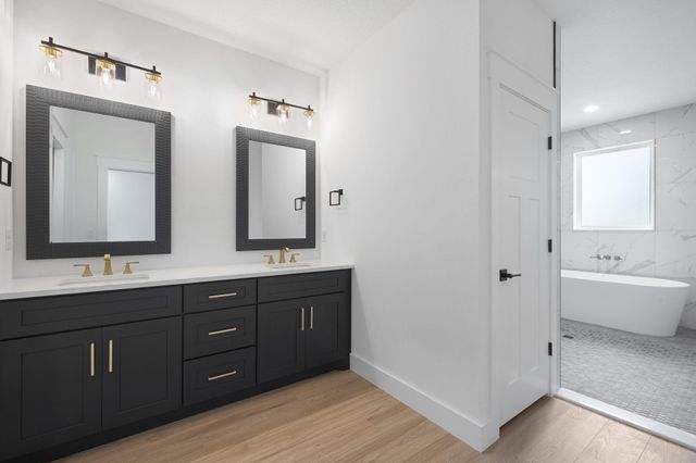 2366 Crescent Road, Navarre, FL 32566