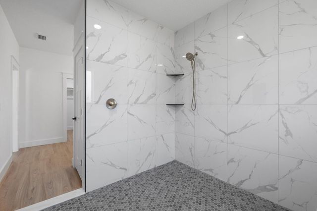 2366 Crescent Road, Navarre, FL 32566