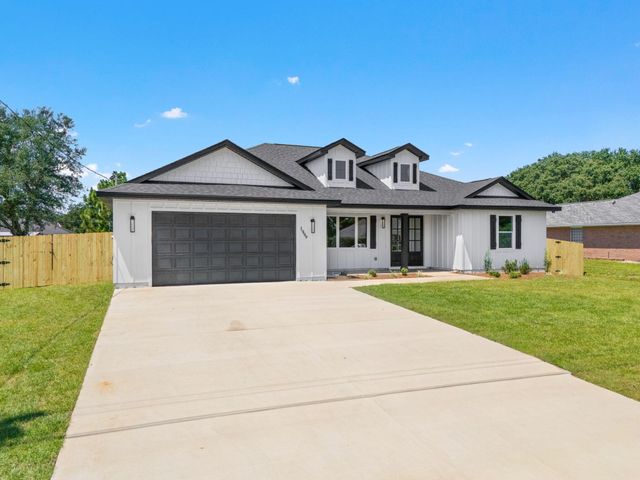 2366 Crescent Road, Navarre, FL 32566