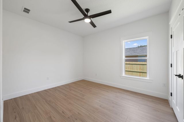 2366 Crescent Road, Navarre, FL 32566