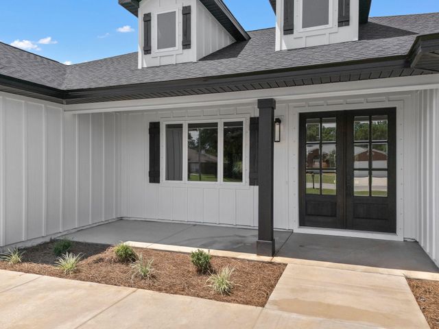 2366 Crescent Road, Navarre, FL 32566