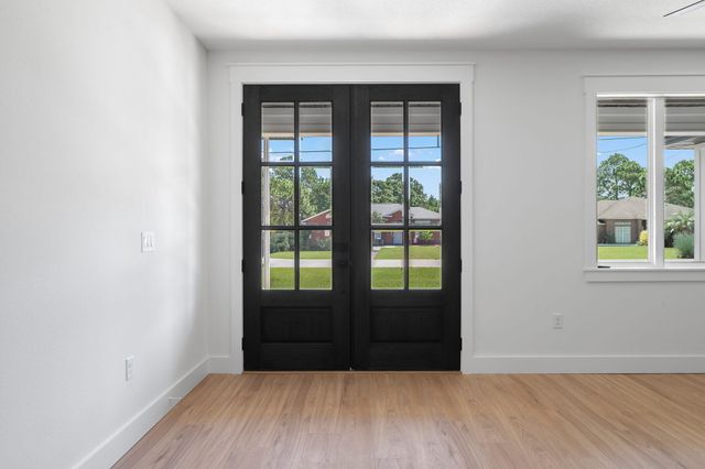 2366 Crescent Road, Navarre, FL 32566