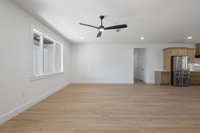 2366 Crescent Road, Navarre, FL 32566