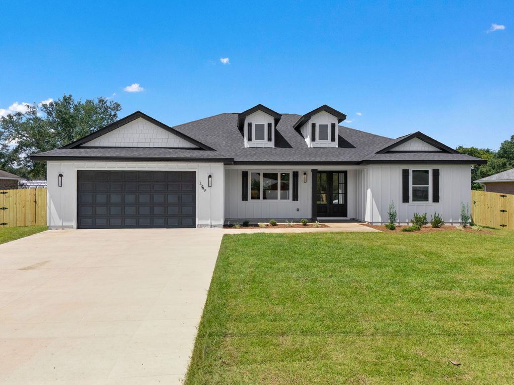 2366 Crescent Road, Navarre, FL 32566