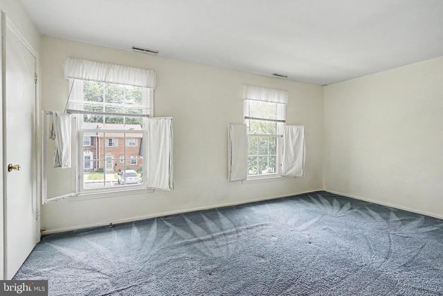 226 COMMONS DR NW, Vienna, VA 22180