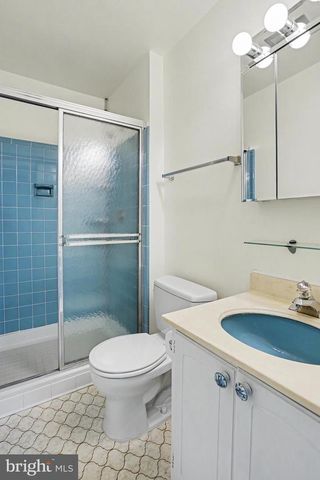 226 COMMONS DR NW, Vienna, VA 22180