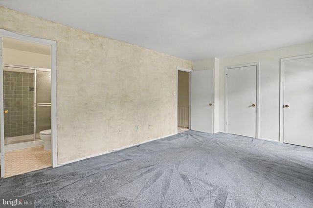 226 COMMONS DR NW, Vienna, VA 22180