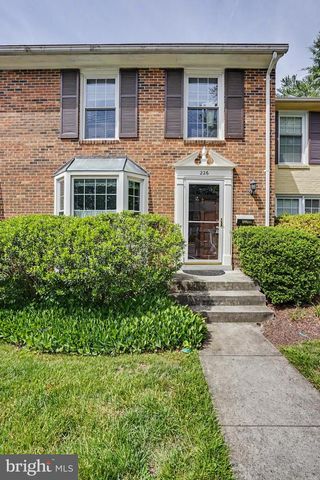226 COMMONS DR NW, Vienna, VA 22180