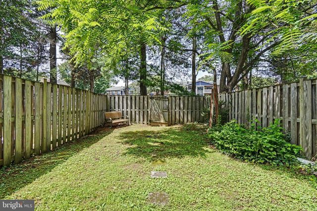 226 COMMONS DR NW, Vienna, VA 22180