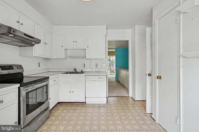 226 COMMONS DR NW, Vienna, VA 22180