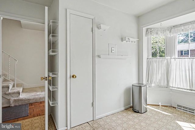 226 COMMONS DR NW, Vienna, VA 22180