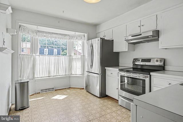 226 COMMONS DR NW, Vienna, VA 22180