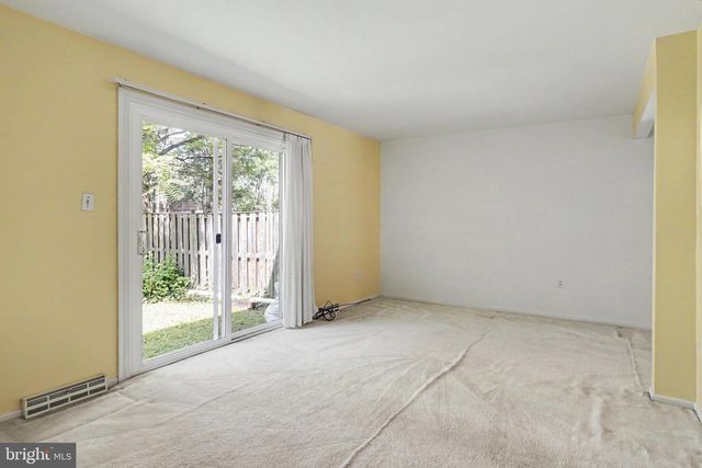 226 COMMONS DR NW, Vienna, VA 22180