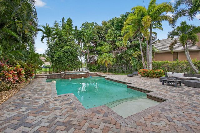 3501 Collonade Drive, Wellington, FL 33449