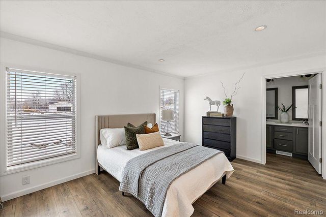 4438 MAPLE LEAF Trail, Flint, MI 48506