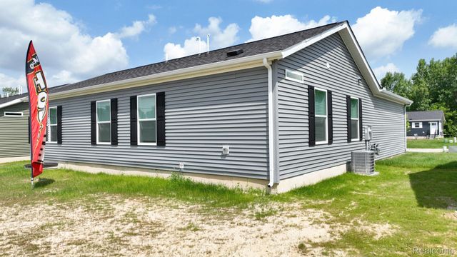 4438 MAPLE LEAF Trail, Flint, MI 48506