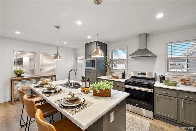 4438 MAPLE LEAF Trail, Flint, MI 48506