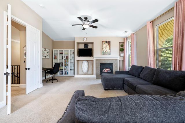 3133 Everglade Avenue, Clovis, CA 93619