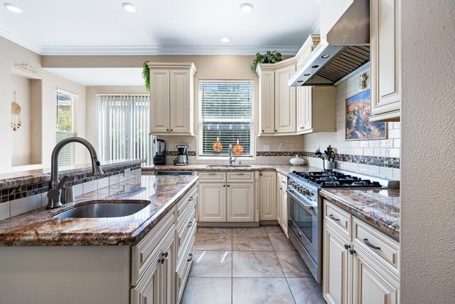 3133 Everglade Avenue, Clovis, CA 93619