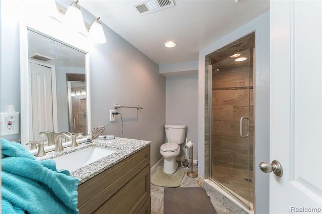 5985 Rowley Boulevard, Waterford, MI 48329