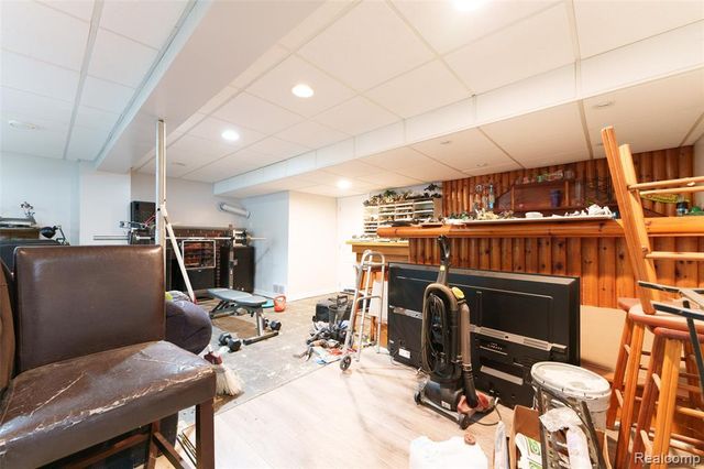 5985 Rowley Boulevard, Waterford, MI 48329