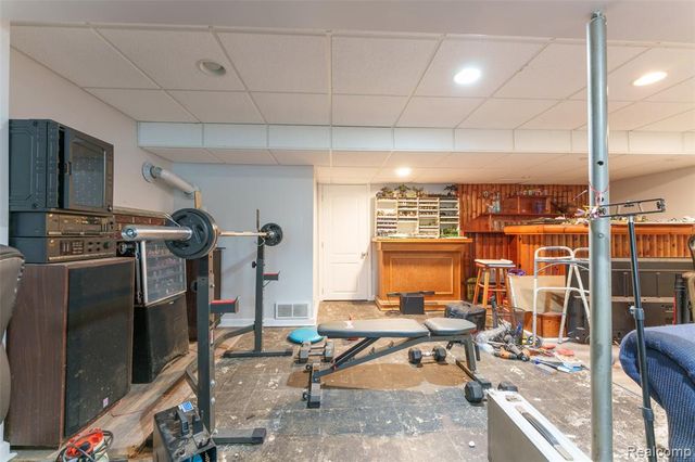5985 Rowley Boulevard, Waterford, MI 48329