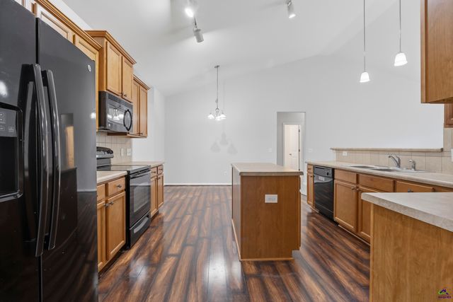 108 Shady Bank Lane, Byron, GA 31008