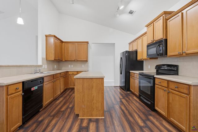 108 Shady Bank Lane, Byron, GA 31008