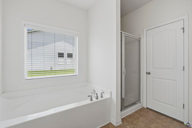 108 Shady Bank Lane, Byron, GA 31008