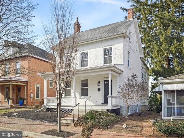 141 S WASHINGTON ST, Greencastle, PA 17225