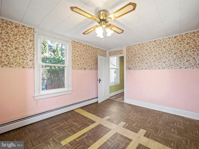 141 S WASHINGTON ST, Greencastle, PA 17225