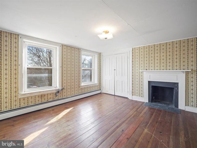 141 S WASHINGTON ST, Greencastle, PA 17225
