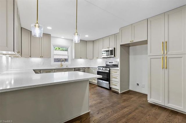 2914 Cornwallis Drive, Greensboro, NC 27408