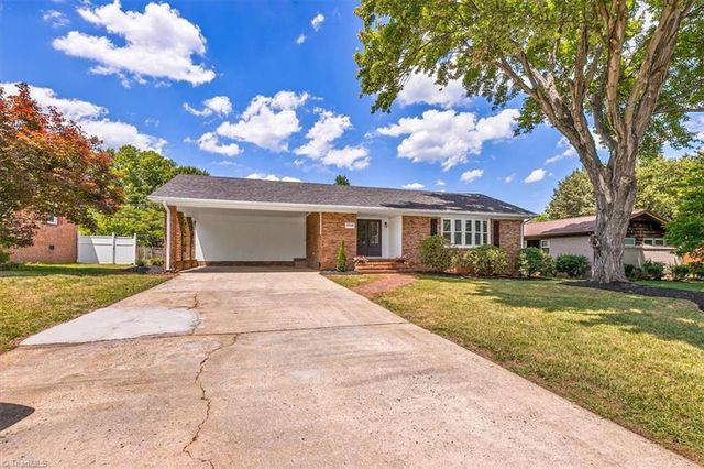 2914 Cornwallis Drive, Greensboro, NC 27408