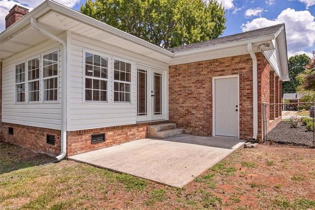 2914 Cornwallis Drive, Greensboro, NC 27408