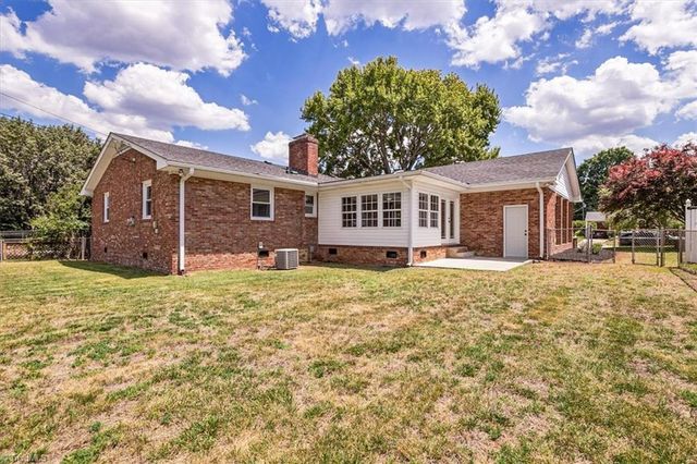 2914 Cornwallis Drive, Greensboro, NC 27408