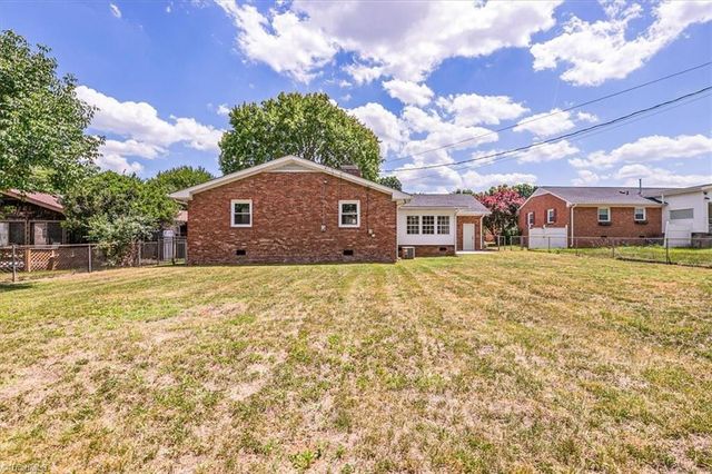 2914 Cornwallis Drive, Greensboro, NC 27408