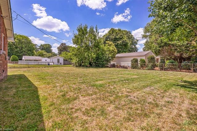 2914 Cornwallis Drive, Greensboro, NC 27408