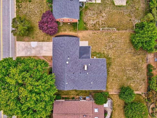 2914 Cornwallis Drive, Greensboro, NC 27408