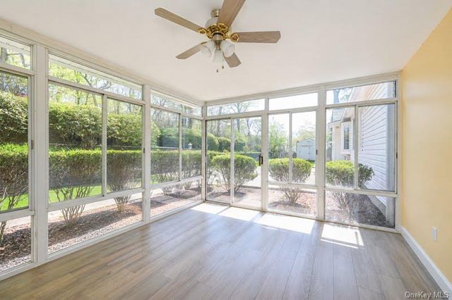 8 Roundabout Road, Smithtown, NY 11787