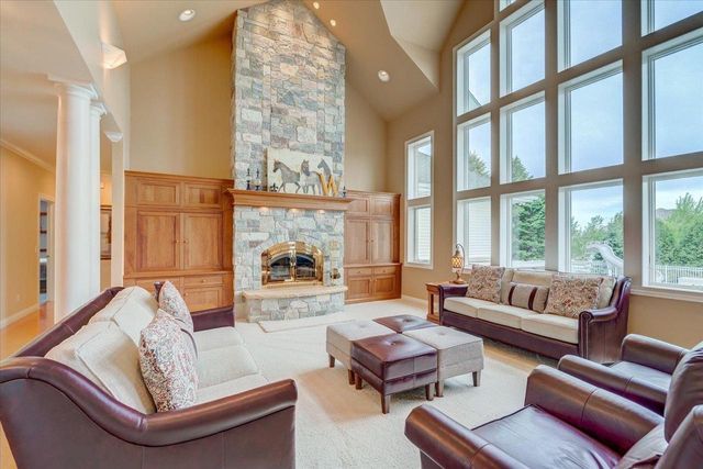 5571 Surrey Lane, Waunakee, WI 53597