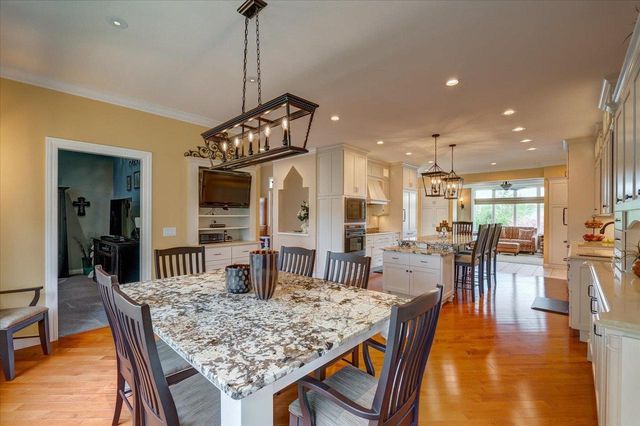 5571 Surrey Lane, Waunakee, WI 53597