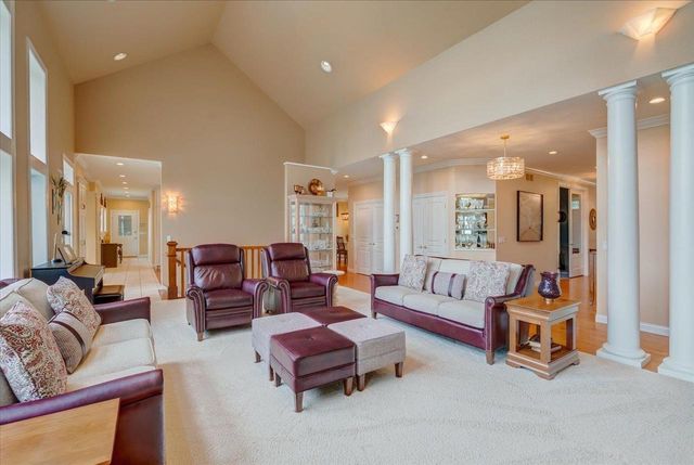 5571 Surrey Lane, Waunakee, WI 53597