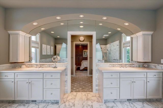 5571 Surrey Lane, Waunakee, WI 53597