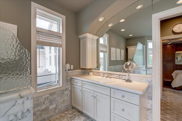 5571 Surrey Lane, Waunakee, WI 53597