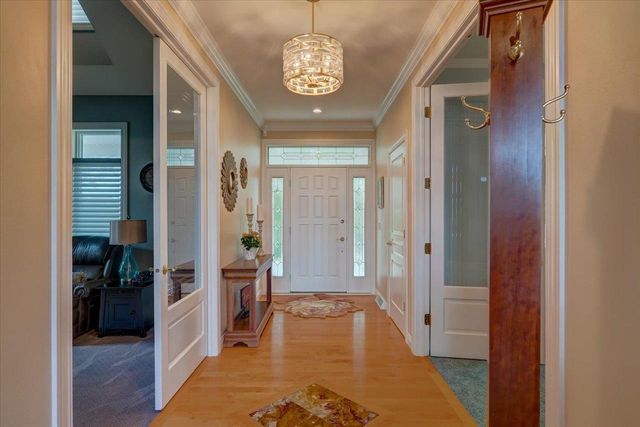 5571 Surrey Lane, Waunakee, WI 53597